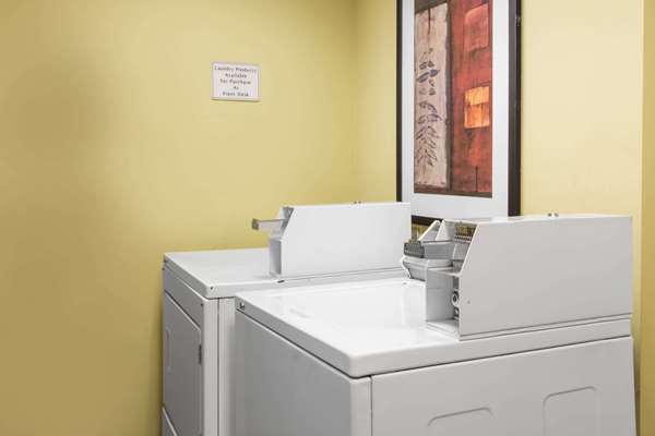 Amenities - Days Inn Fort Pierce - I-95, Exit 129