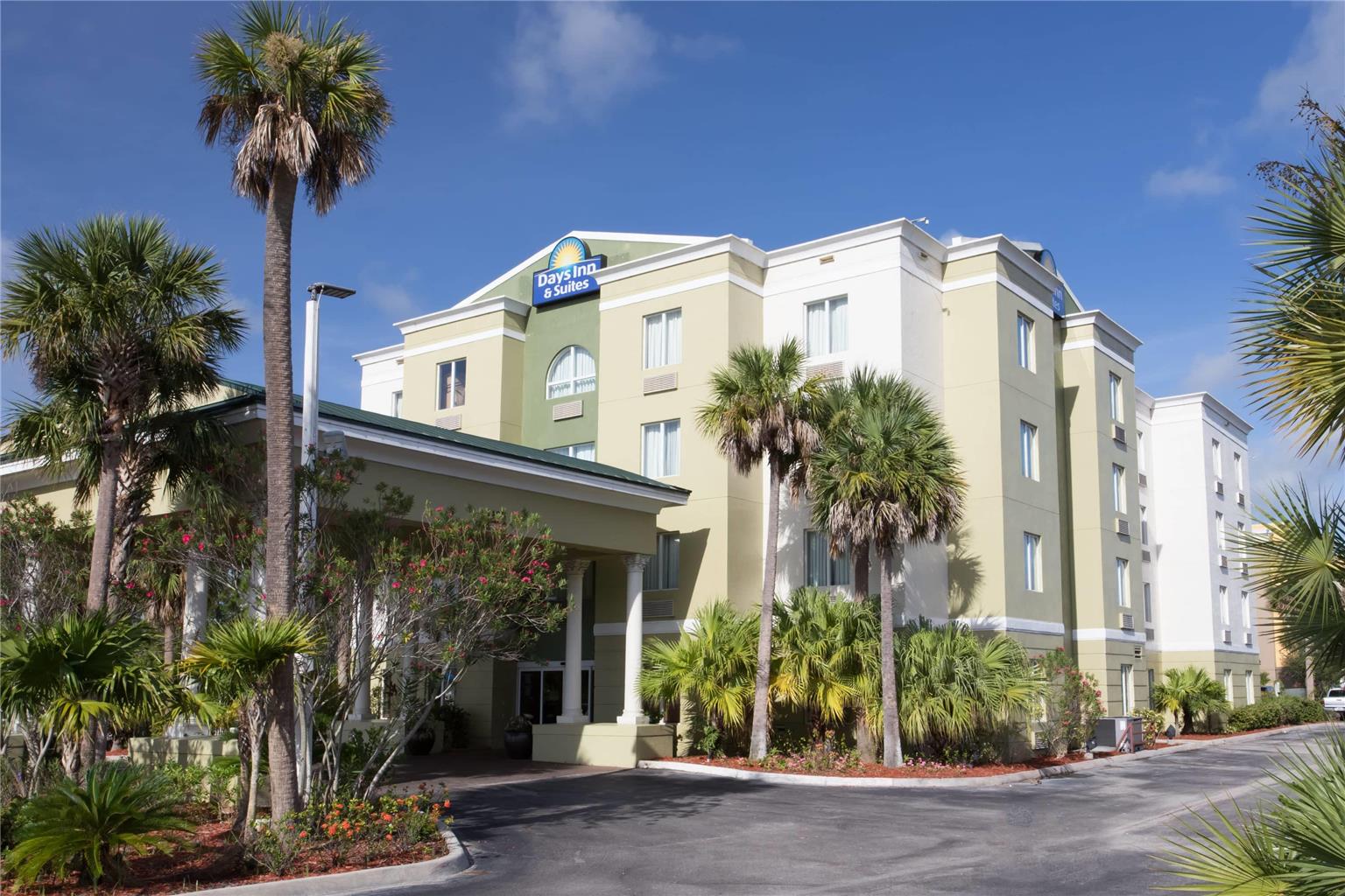 Days Inn & Suites by Wyndham Fort Pierce