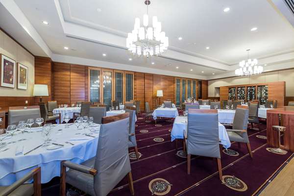 Dining,Dining Area,Restaurant,On-Site