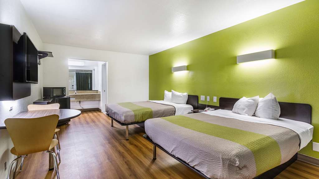 MOTEL 6 SAN MARCOS, TX - NORTH-guestroom-Guest Room,Indoor/Interior,On-Site.jpg