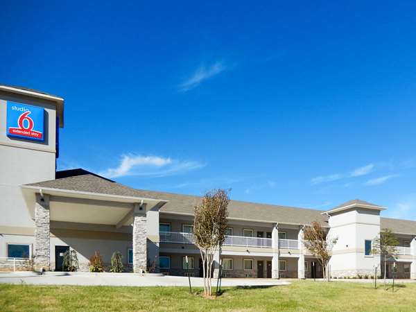 Exterior view - Studio 6 Extended Stay Hotel Yukon - I-40, Exit 138A & 139B