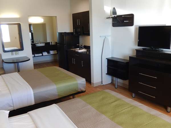  - Studio 6 Extended Stay Hotel Yukon - I-40, Exit 138A & 139B