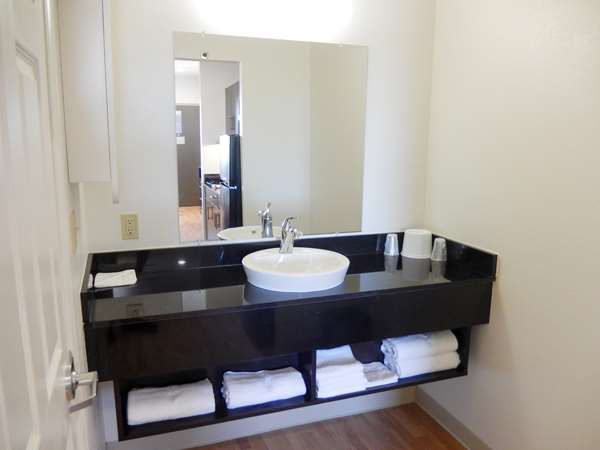  - Studio 6 Extended Stay Hotel Yukon - I-40, Exit 138A & 139B