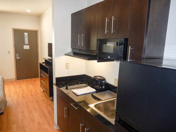  - Studio 6 Extended Stay Hotel Yukon - I-40, Exit 138A & 139B