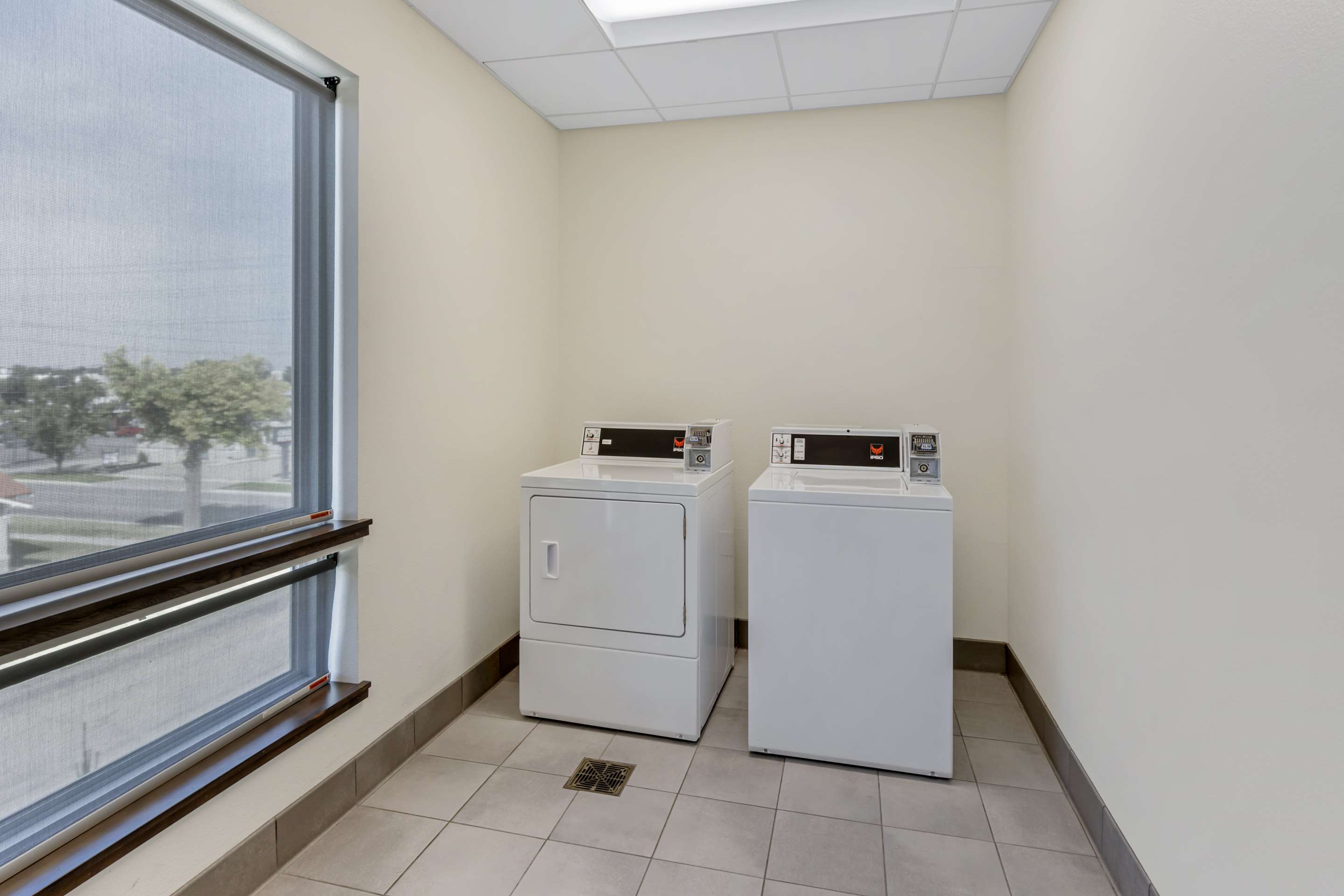 Guest Laundry | Best Western Plus Peppertree Nampa Civic Center Inn
