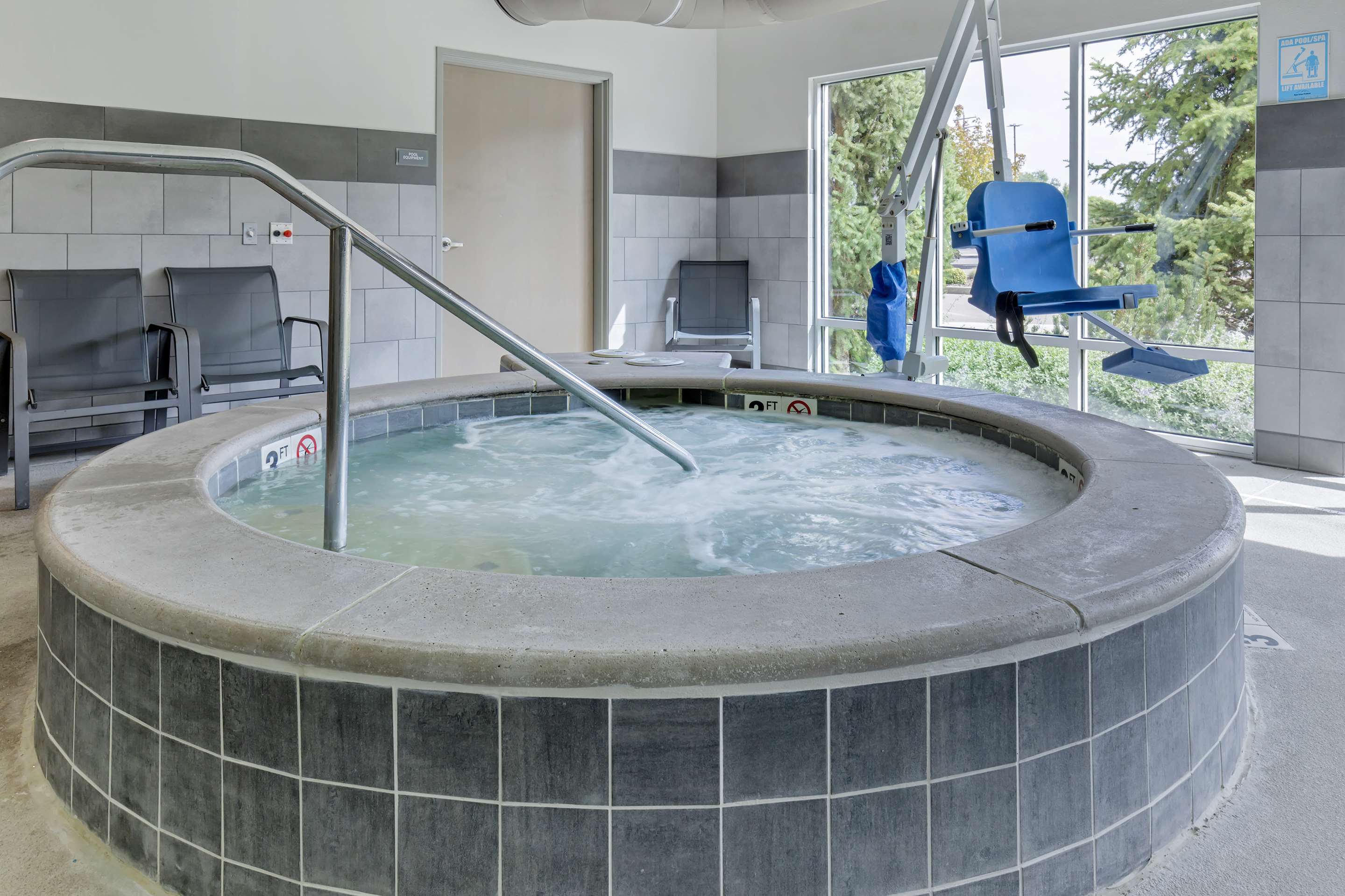 Hot Tub | Best Western Plus Peppertree Nampa Civic Center Inn