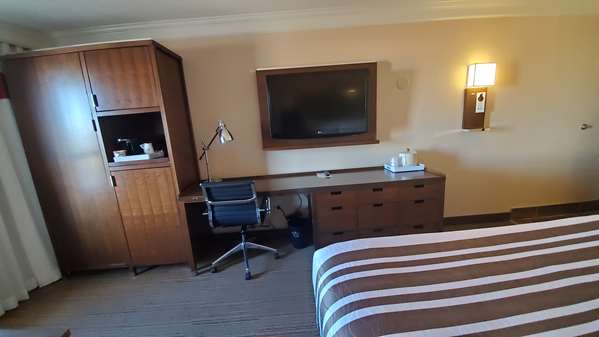  - Best Western Plus Waterloo Hotel
