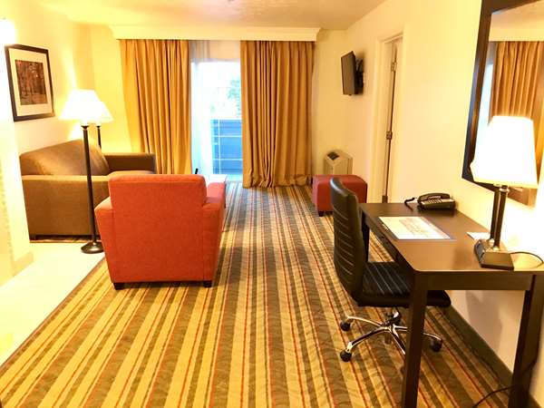  - Best Western Visalia Hotel