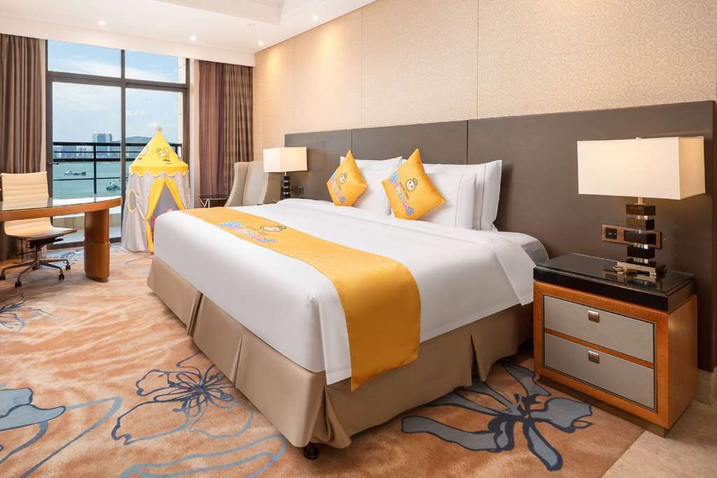 WYNDHAM GRAND XIAMEN HAICANG-guestroom-Guest Room,On-Site.jpg