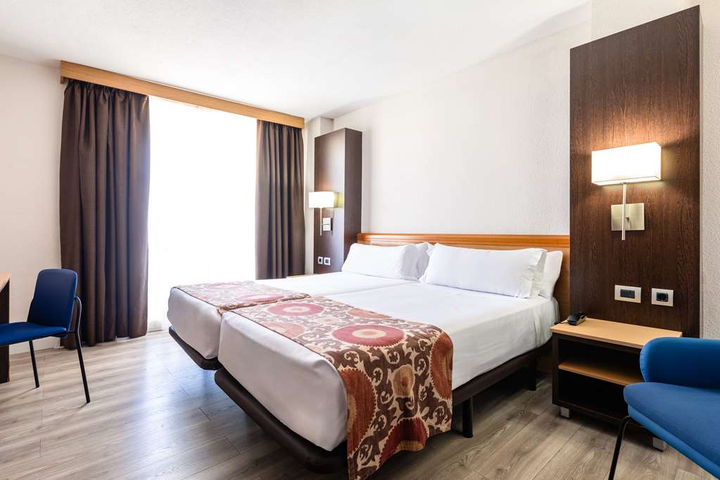 Catalonia Oro Negro-guestroom-Guest Room,On-Site.jpg