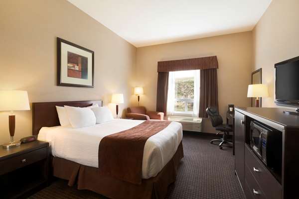  - Days Hotel Innisfail