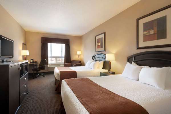  - Days Hotel Innisfail