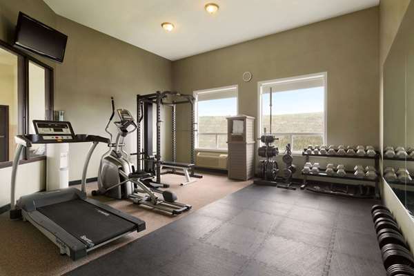 Fitness/ Exercise Room - Days Hotel Innisfail