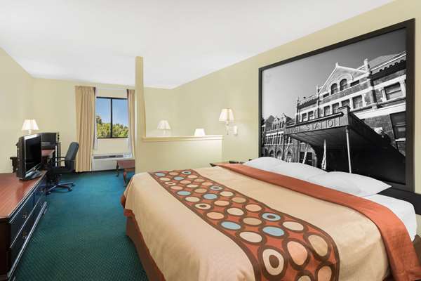  - Super 8 Hotel Montgomery - I-65, Exit 168