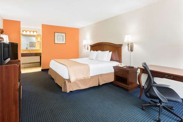  - Baymont Inn & Suites Battleboro - I-95, Exit 145