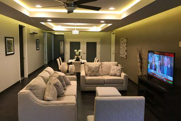 Suite - Days Inn Port Arthur