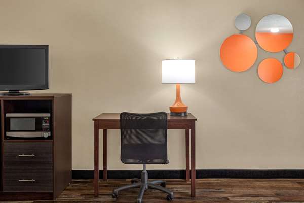 Suite - Howard Johnson Hotel Pigeon Forge