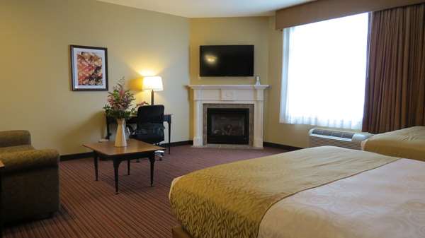  - Best Western Plus Dutch Haus Inn & Suites Columbiana