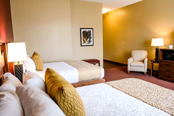  - Best Western Plus Dutch Haus Inn & Suites Columbiana