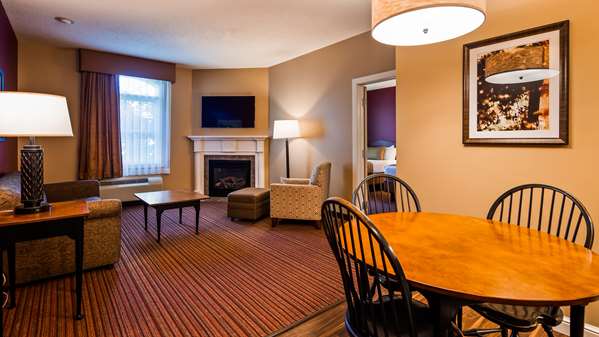 Suite - Best Western Plus Dutch Haus Inn & Suites Columbiana