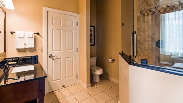 Suite - Best Western Plus Dutch Haus Inn & Suites Columbiana