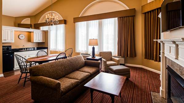 Suite - Best Western Plus Dutch Haus Inn & Suites Columbiana