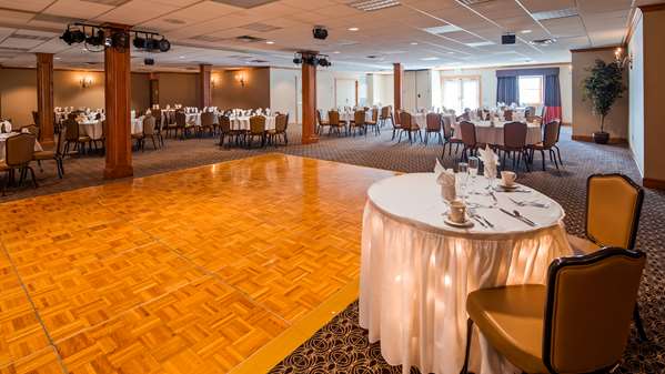 Restaurant - Best Western Plus Dutch Haus Inn & Suites Columbiana