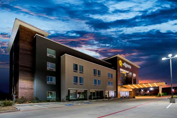Exterior view - La Quinta Inn & Suites Cypress
