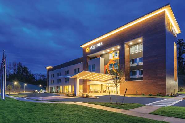 Exterior view - La Quinta Inn & Suites Clifton Park - I-87, Exit 9