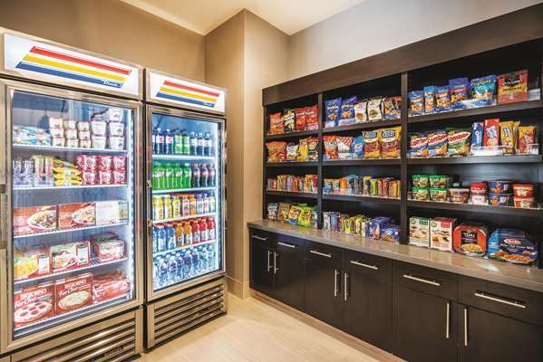  - La Quinta Inn & Suites Clifton Park - I-87, Exit 9