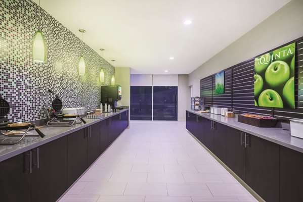  - La Quinta Inn & Suites Clifton Park - I-87, Exit 9