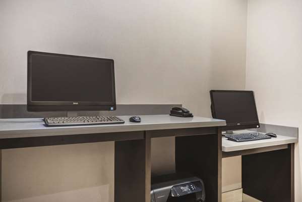 Conference Area - La Quinta Inn & Suites Clifton Park - I-87, Exit 9