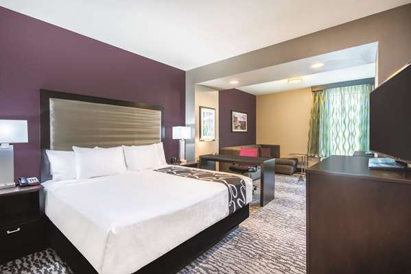  - La Quinta Inn & Suites Clifton Park - I-87, Exit 9