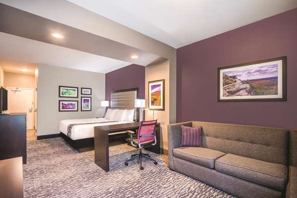 - La Quinta Inn & Suites Clifton Park - I-87, Exit 9