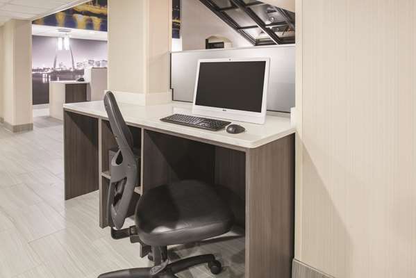 Conference Area - La Quinta Inn & Suites Festus