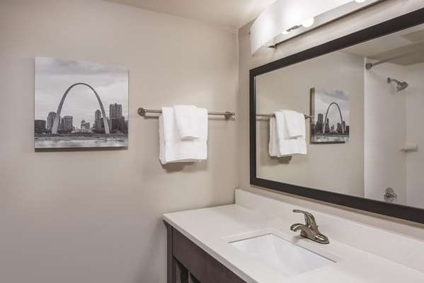  - La Quinta Inn & Suites Festus