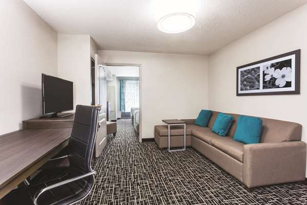 Suite - La Quinta Inn & Suites Covington - I-20, Exit 90