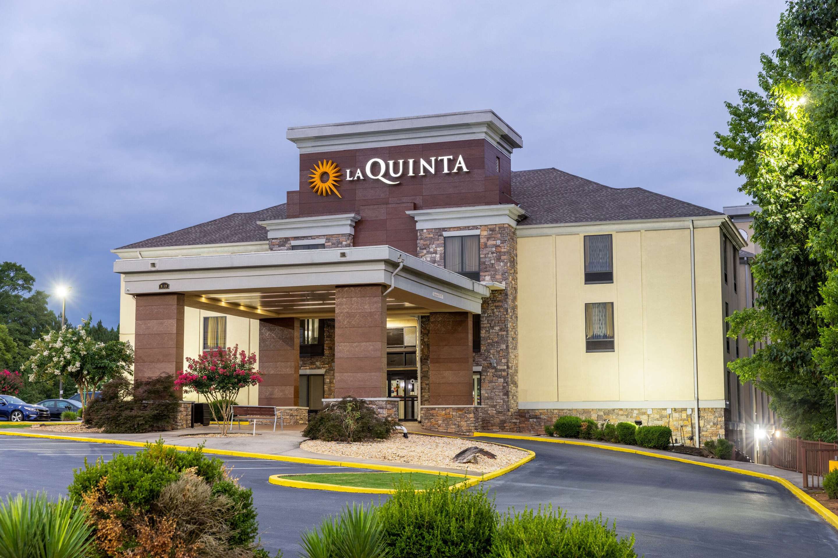 Exterior | La Quinta Inn & Suites by Wyndham Covington