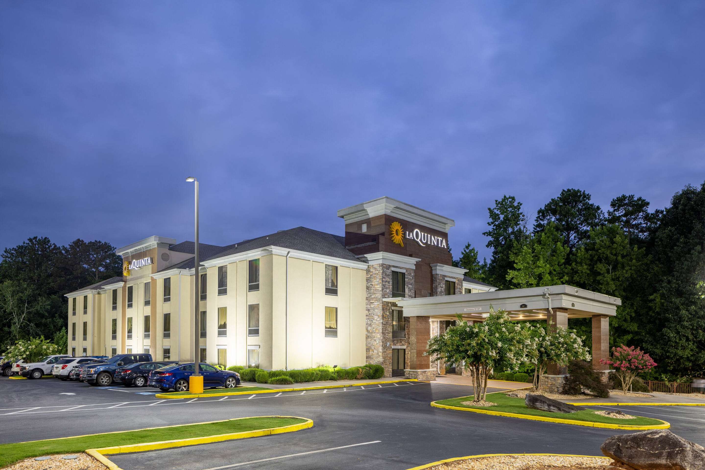 Exterior | La Quinta Inn & Suites by Wyndham Covington