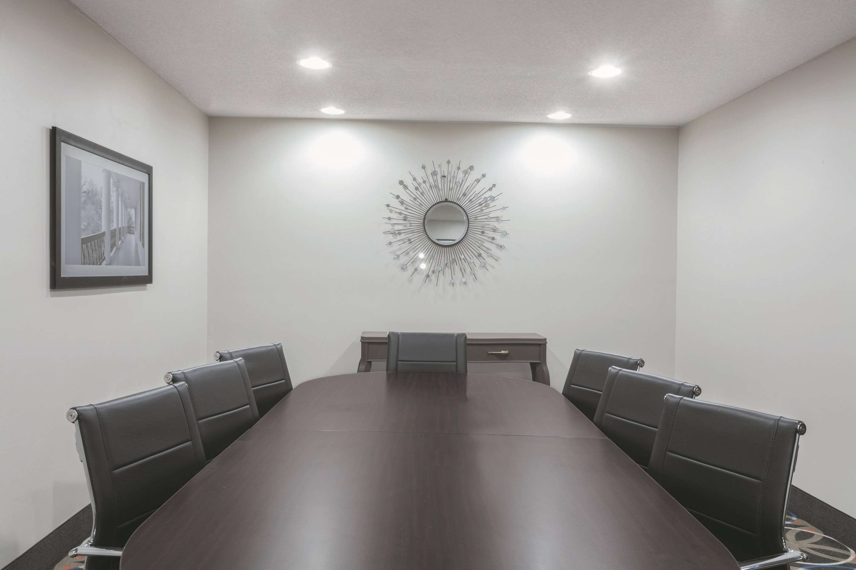 Meeting Room | La Quinta Inn & Suites by Wyndham Covington