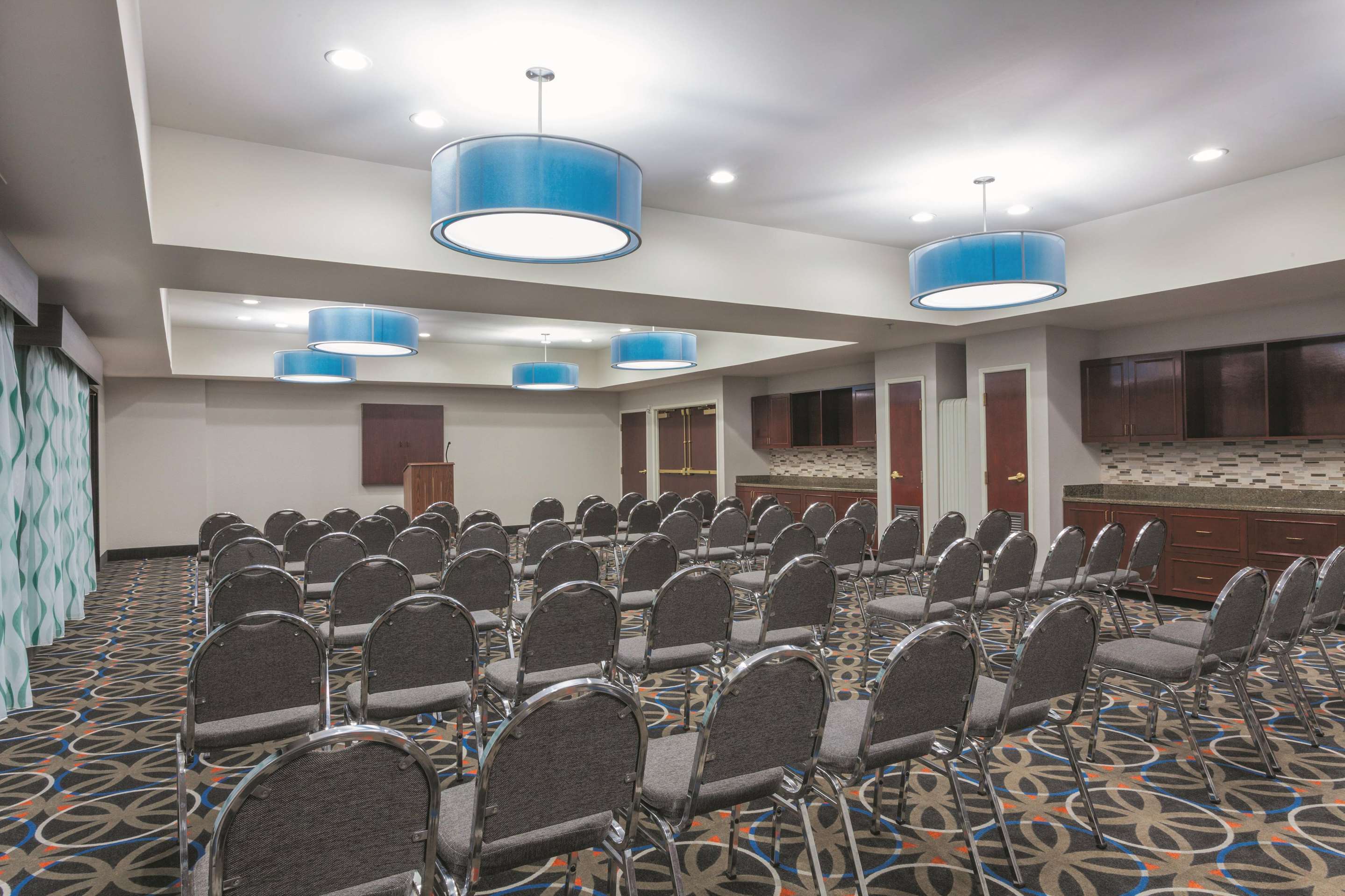 Meeting Room | La Quinta Inn & Suites by Wyndham Covington