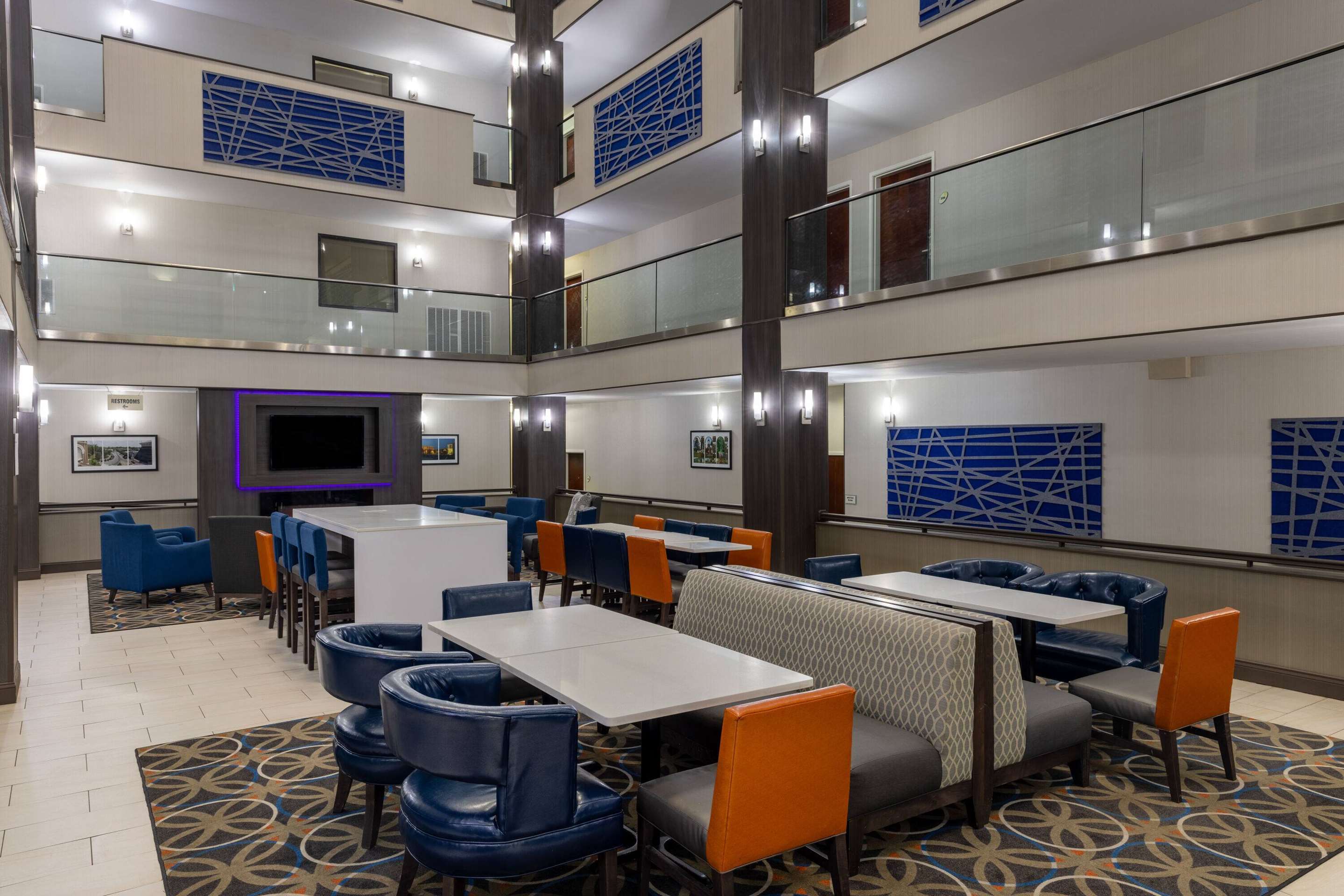 BarLounge | La Quinta Inn & Suites by Wyndham Covington