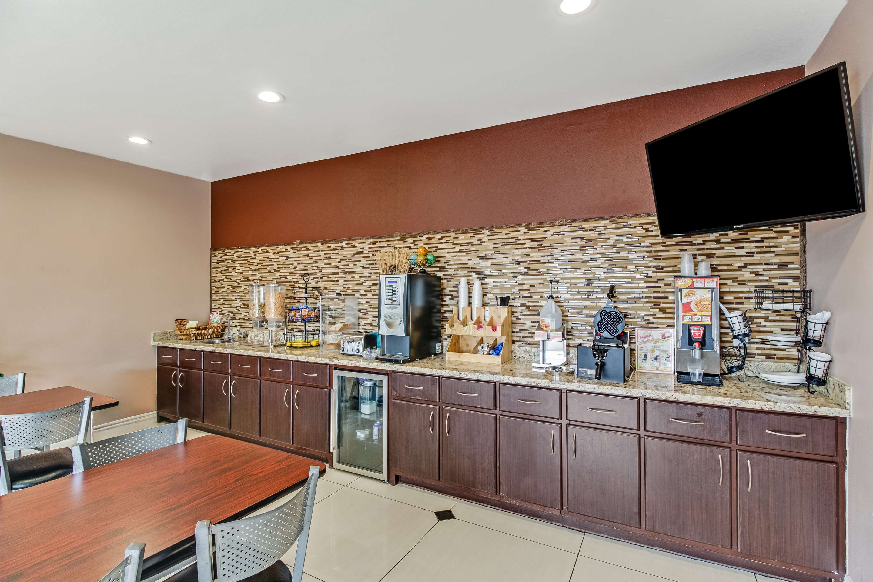 BreakfastArea | Americas Best Value Inn - FM 529