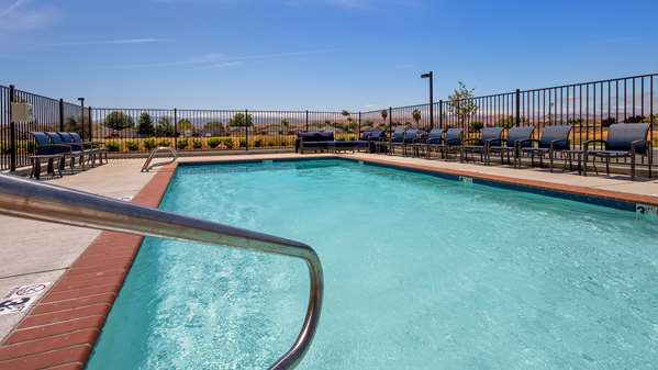 Pool - Best Western Plus Coalinga Inn & Suites