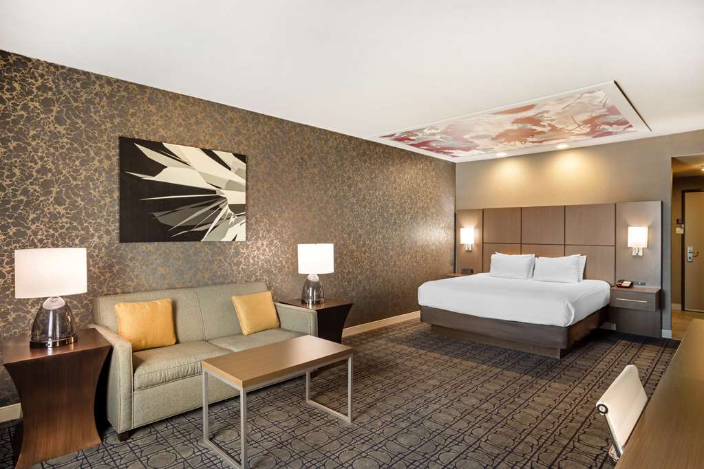 Best Western Plus Coalinga Inn-guestroom-Guest Room,On-Site.jpg