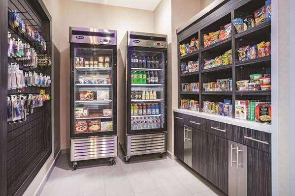  - La Quinta Inn & Suites The Colony