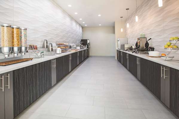  - La Quinta Inn & Suites The Colony