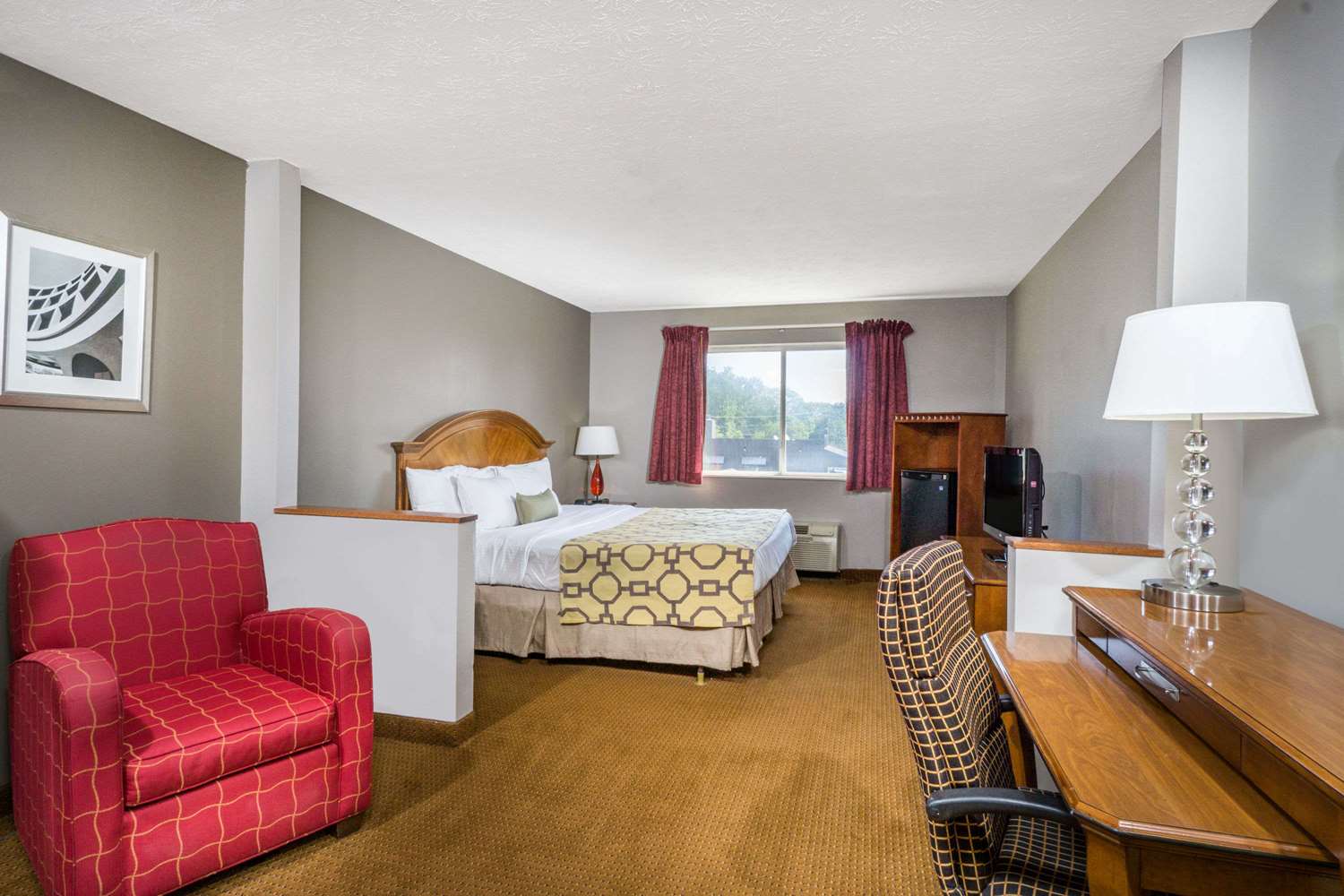 Baymont Inn & Suites Piqua, OH See Discounts