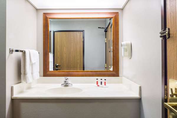  - Baymont Inn & Suites Piqua - I-75, Exit 82