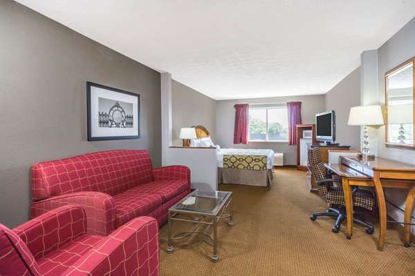  - Baymont Inn & Suites Piqua - I-75, Exit 82
